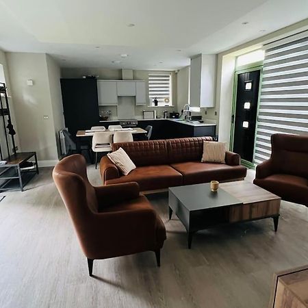 A House Designed For You… Edmonton Exteriör bild